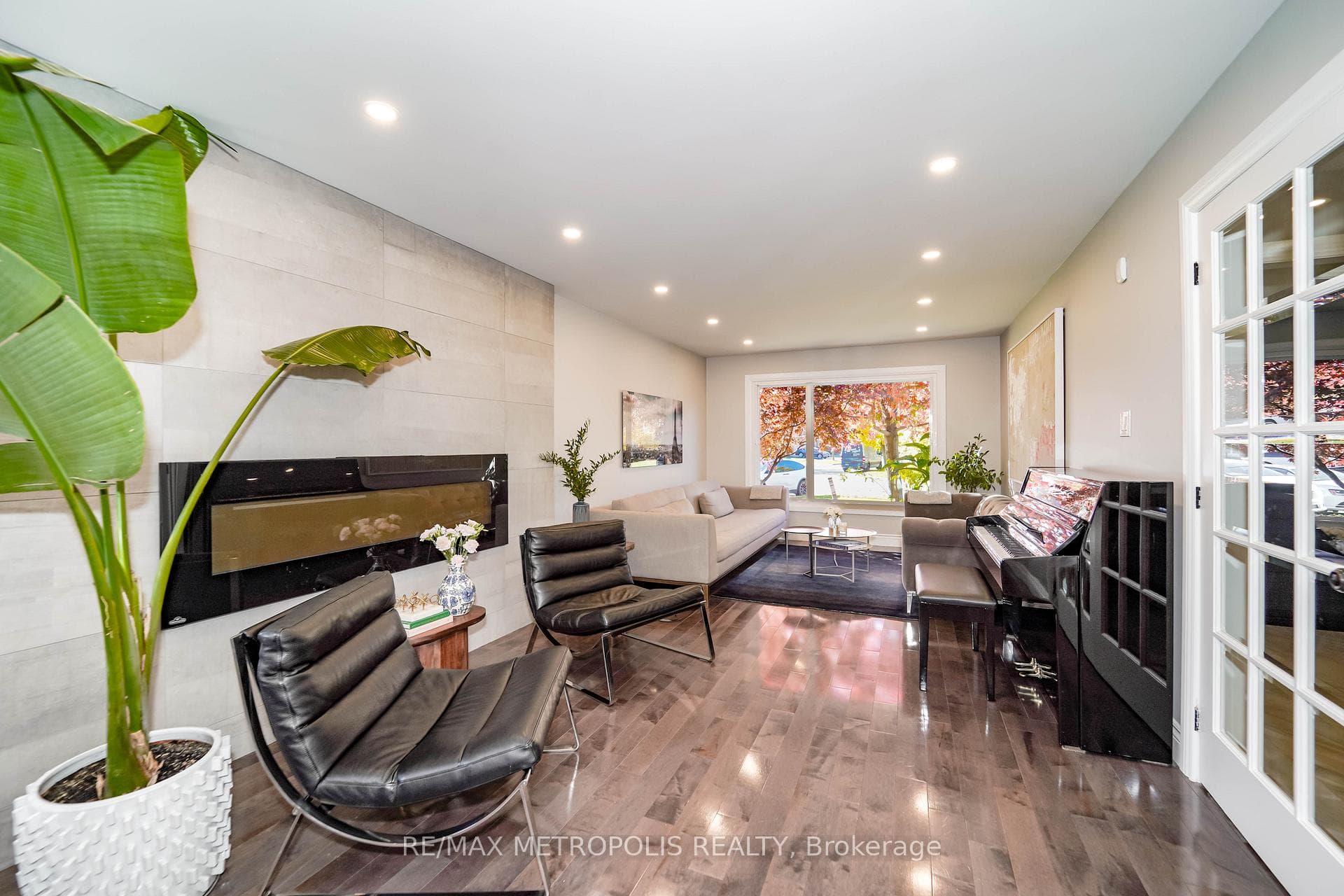 4392 Grassland Crescent, Mississauga, ON L5V 1E2, Mississauga, ON — photo 15 of 57