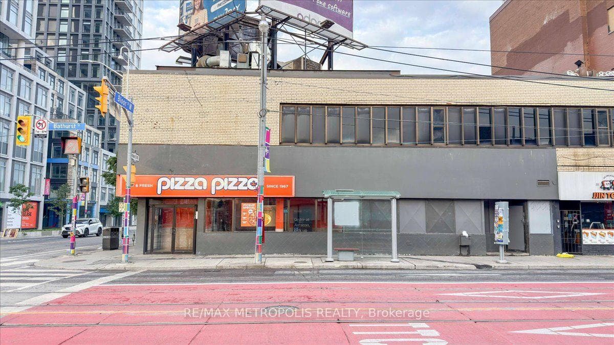 558 BLOOR ST Street, Toronto, ON M6G 1K1, Toronto C02, ON — photo 5 of 50