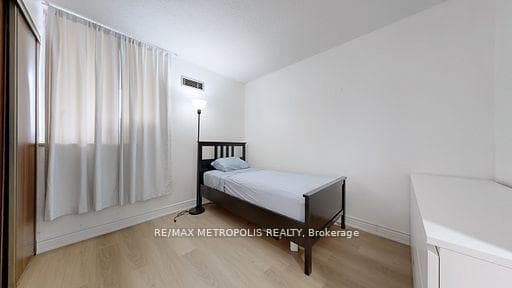 10 Martha Eaton Way 713, Toronto W04, ON M6M 5B3, Toronto W04, ON — photo 46 of 50