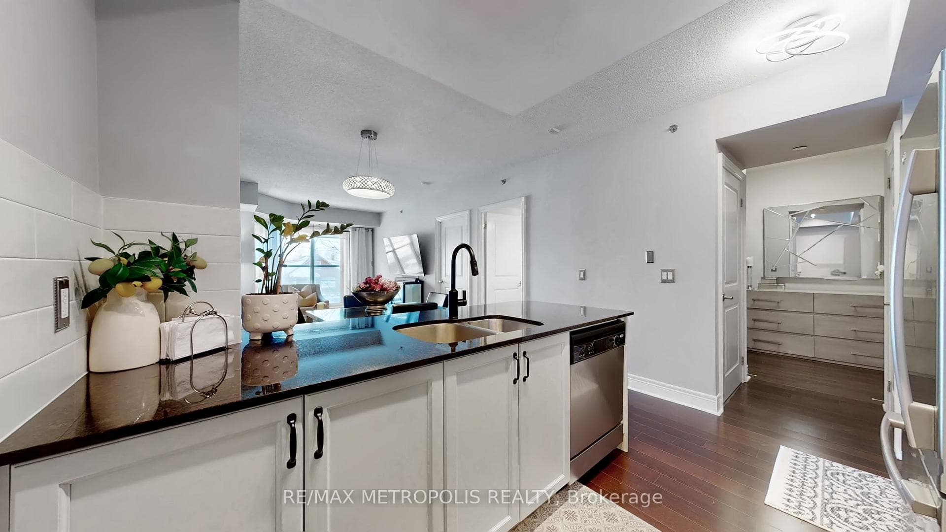 701 Sheppard Avenue W 228, Toronto, ON M3H 0B2, Toronto C06, ON — photo 15 of 45