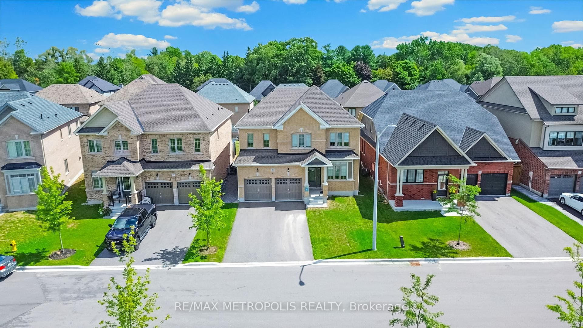 15 Douglas Kemp Crescent, Clarington, ON L1C 7E3, Clarington, ON — photo 3 of 50