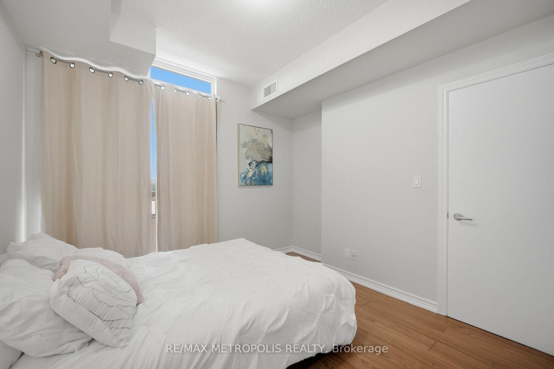 1328 Birchmount Road 306, Toronto, ON M1R 0B6, Toronto E04, ON — photo 20 of 32