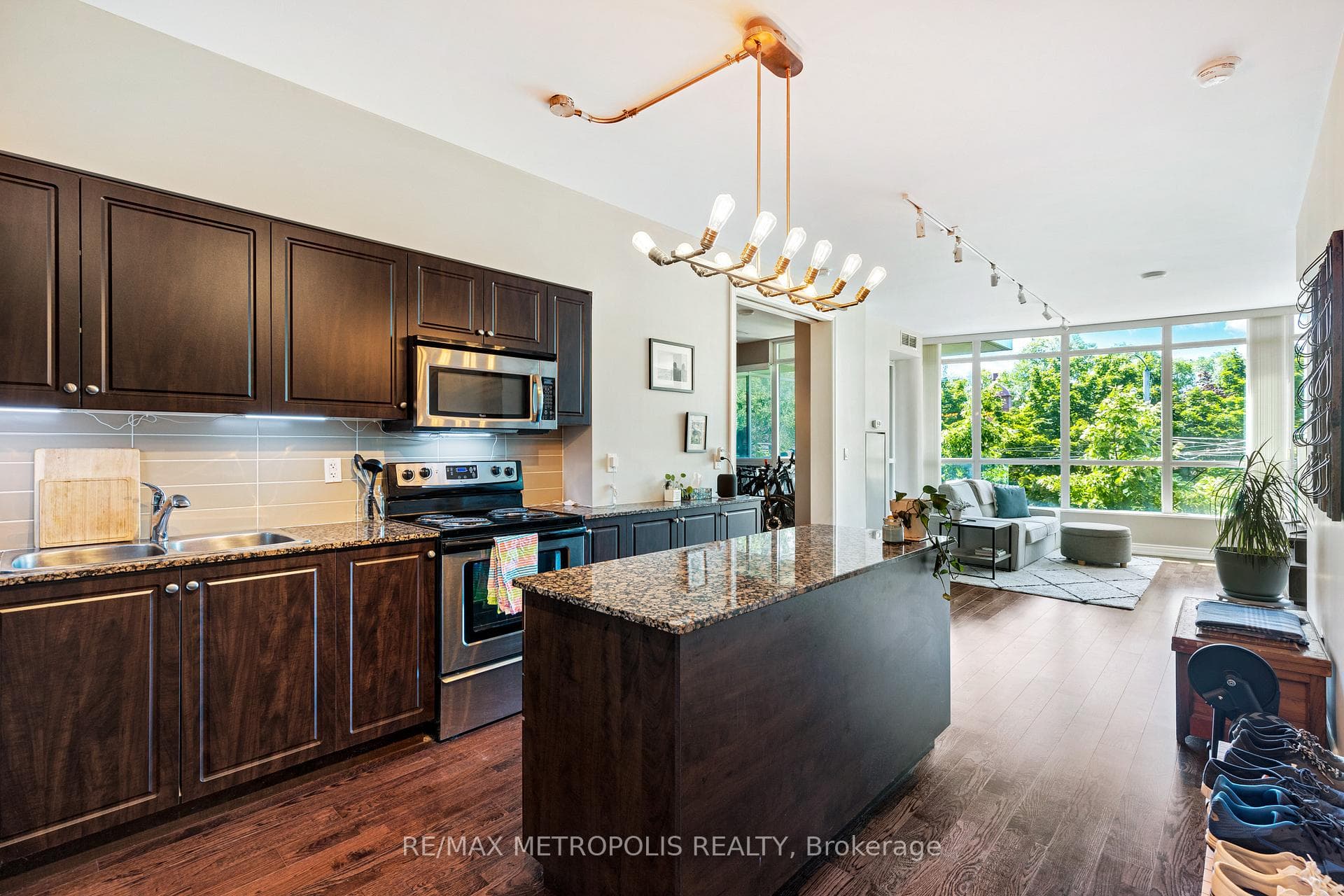 215 Fort York Boulevard 208, Toronto C01, ON M5V 4A2, Toronto C01, ON — photo 2 of 25