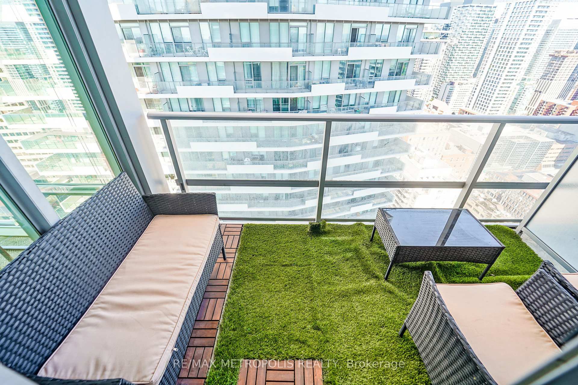 2191 Yonge Street 3709, Toronto, ON M4S 3H8, Toronto C10, ON — photo 31 of 36