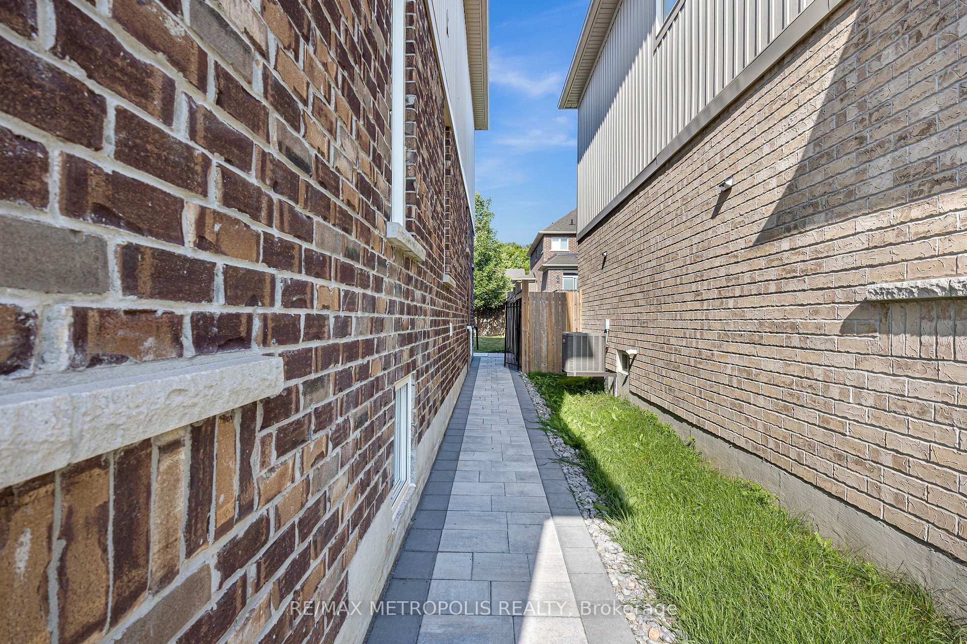 23 Gordon Cowling Street, Clarington, ON L1E 0G7, Clarington, ON — photo 35 of 61