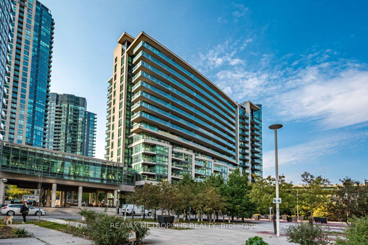 209 Fort York Boulevard 678, Toronto, ON M5V 4A1, Toronto C01, ON — photo 3 of 56