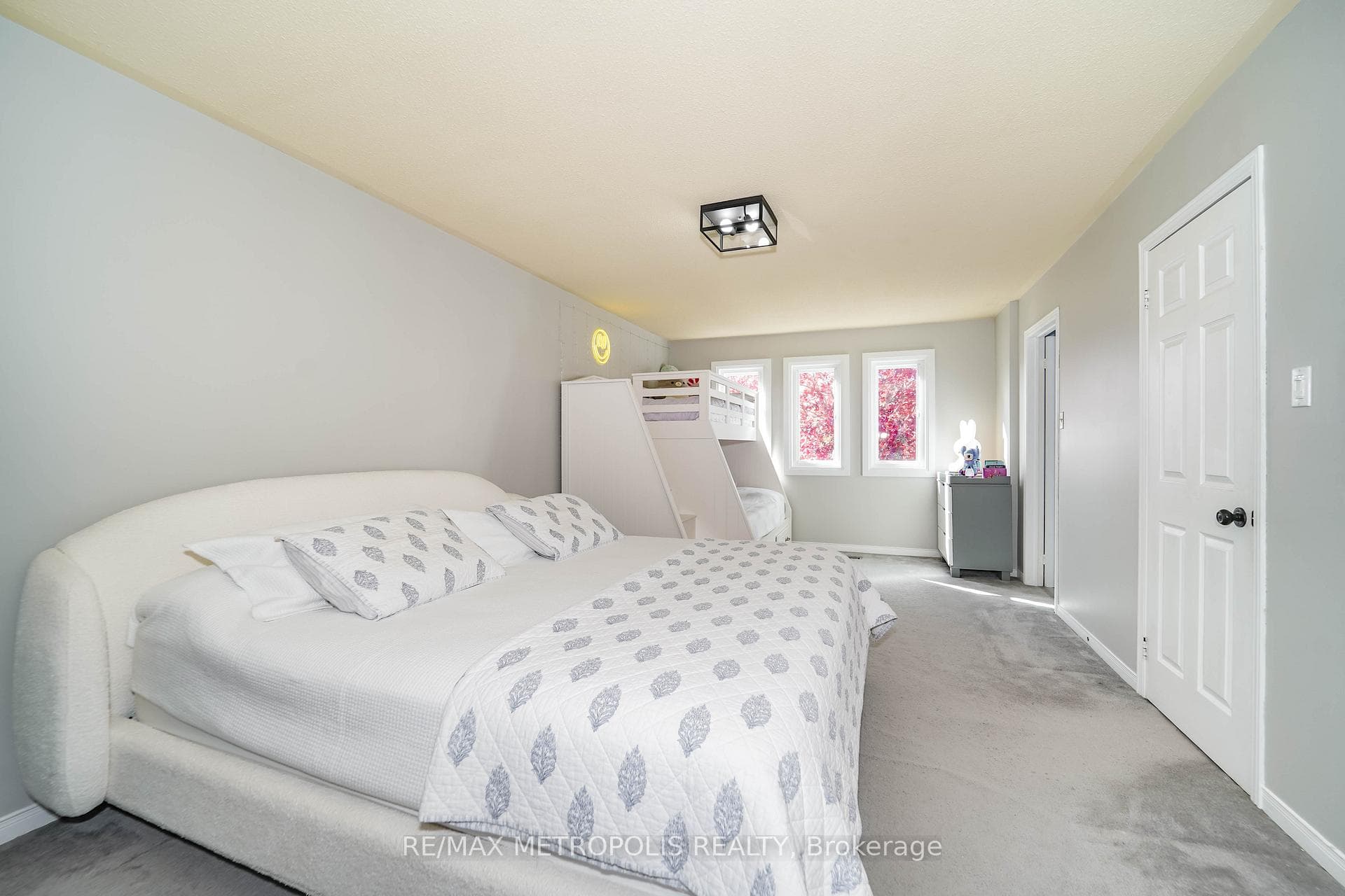 4392 Grassland Crescent, Mississauga, ON L5V 1E2, Mississauga, ON — photo 30 of 57