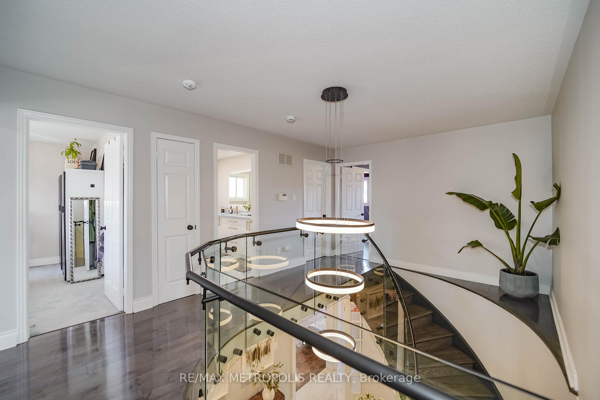 4392 Grassland Crescent, Mississauga, ON L5V 1E2, Mississauga, ON — photo 22 of 57
