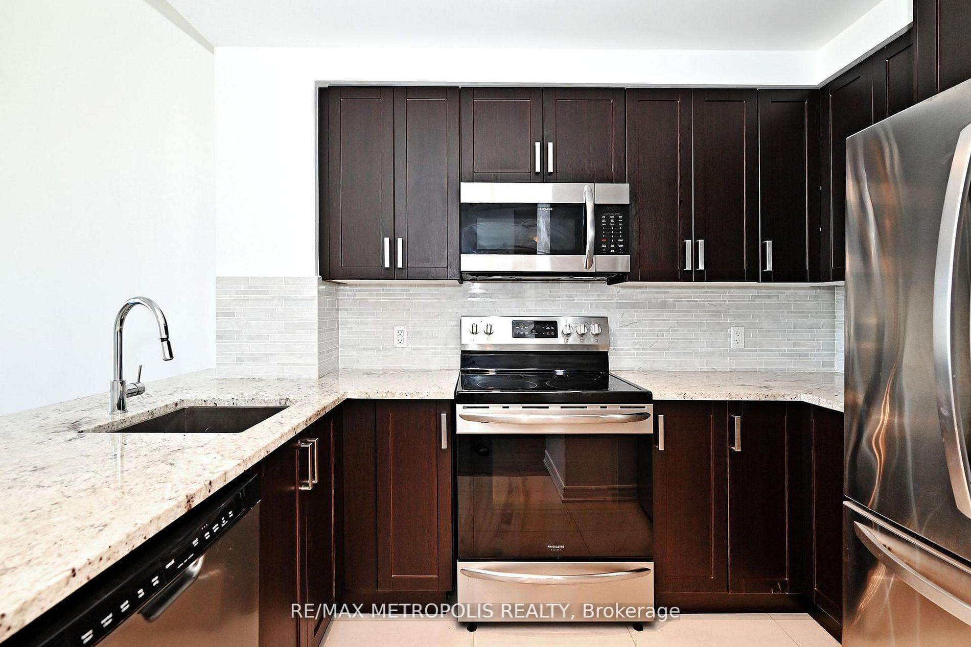 11611 Yonge Street 809, Richmond Hill, ON L4E 1G2, Richmond Hill, ON — photo 20 of 51