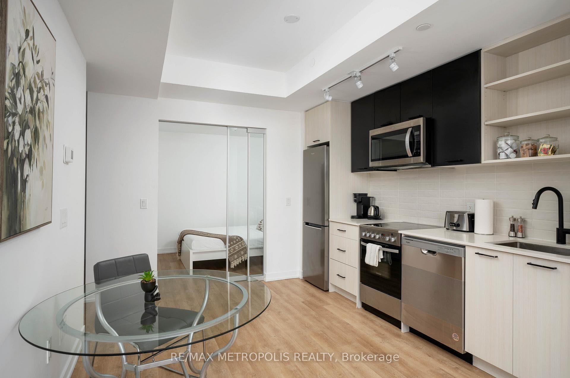 2300 St Clair Avenue W 407, Toronto W02, ON M6N 0B3, Toronto W02, ON — photo 23 of 51