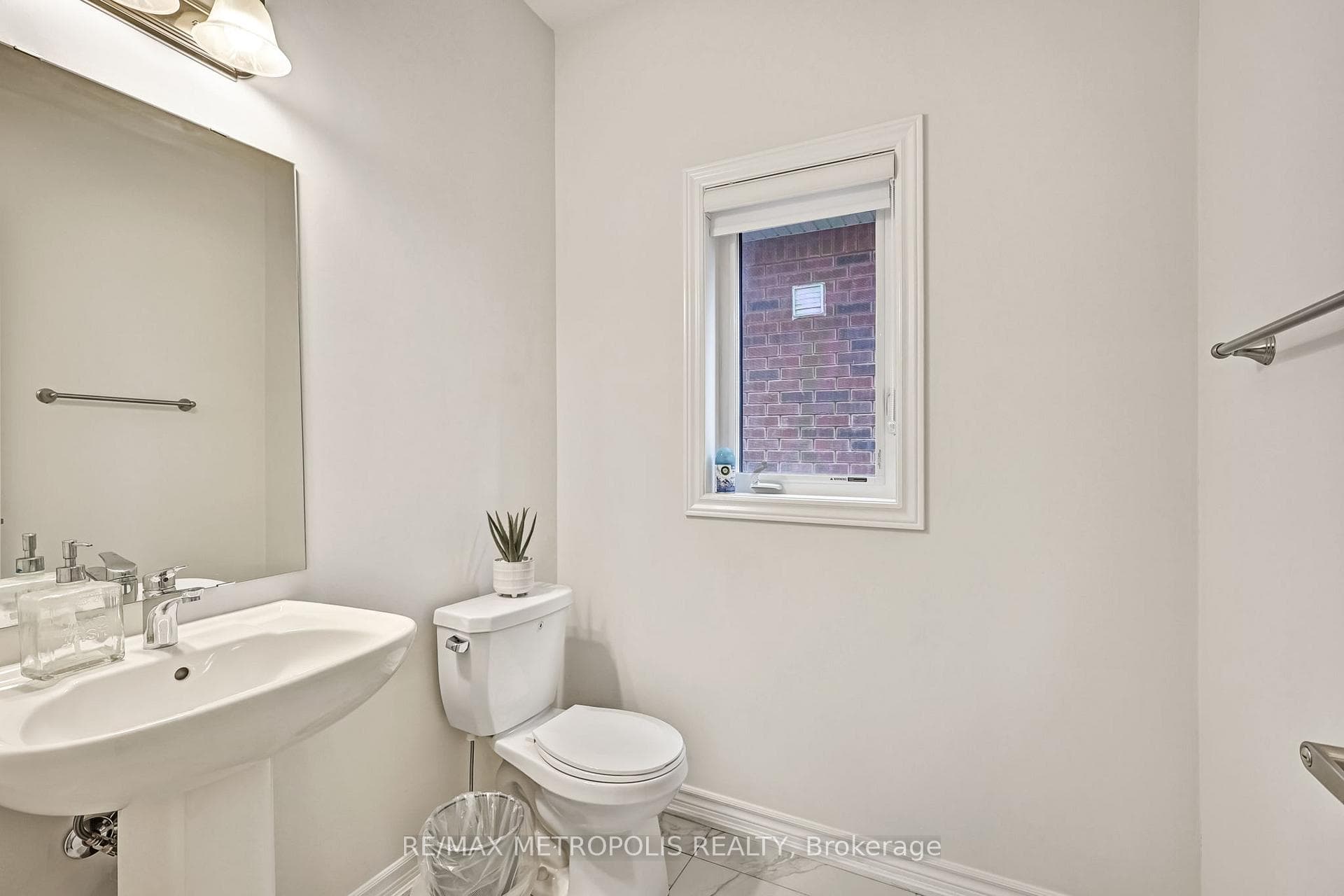 15 Douglas Kemp Crescent, Clarington, ON L1C 7E3, Clarington, ON — photo 37 of 50